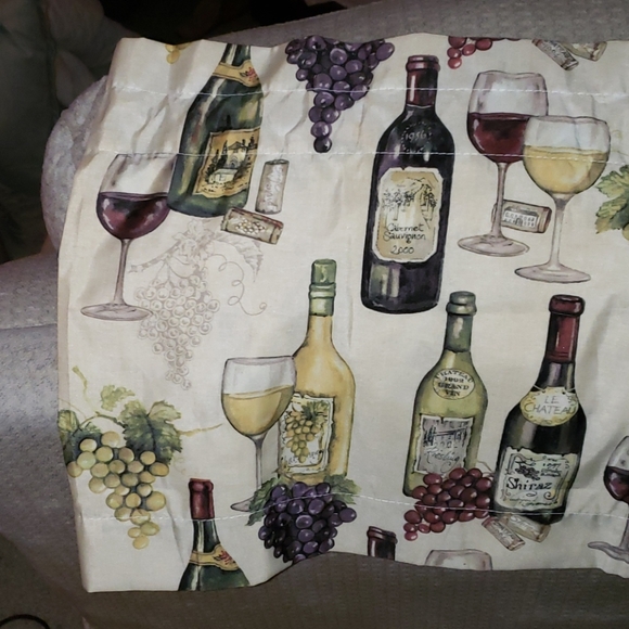 New Mainstays Ivory Valance With Multicolored Wine Theme Print Window Curtain 4 - Picture 5 of 8